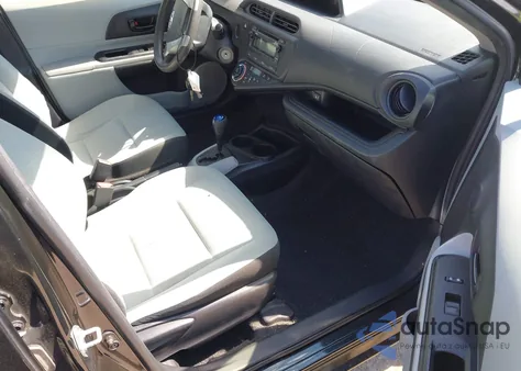 2012 Toyota Prius C One z USA, uszkodzony, nr VIN JTDKDTB39C1017772